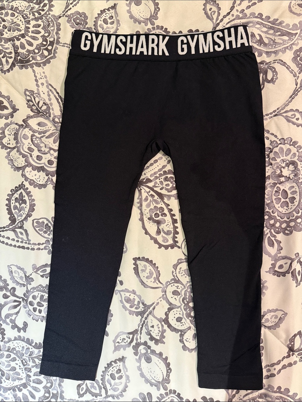 GYMSHARK women’s fit cropped black leggings